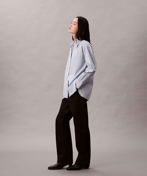 Calvin Klein(カルバン・クライン)の「シャツ - ポプリンリラックスシャツ(シャツ/ブラウス・レディース・ブルー・S/M/XS)」の6枚目の写真