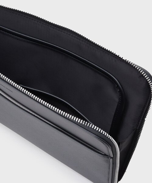 tk.TAKEO KIKUCHI（ティーケータケオキクチ）の「切替ZIPクラッチバッグ（クラッチバッグ・メンズ・ブラック/ブラック系/ブラック系1・00）」の5枚目の写真