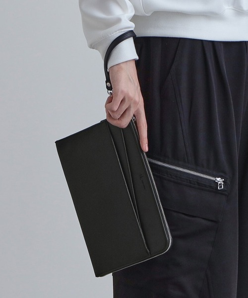 tk.TAKEO KIKUCHI（ティーケータケオキクチ）の「切替ZIPクラッチバッグ（クラッチバッグ・メンズ・ブラック/ブラック系/ブラック系1・00）」の3枚目の写真