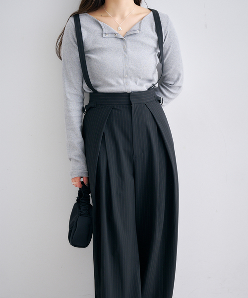 U by SPICK&SPAN（ユーバイスピックアンドスパン）の「2WAYトロタックサスペンダーパンツ（スラックス・レディース・ブラック/アイボリー・36/38）」の4枚目の写真