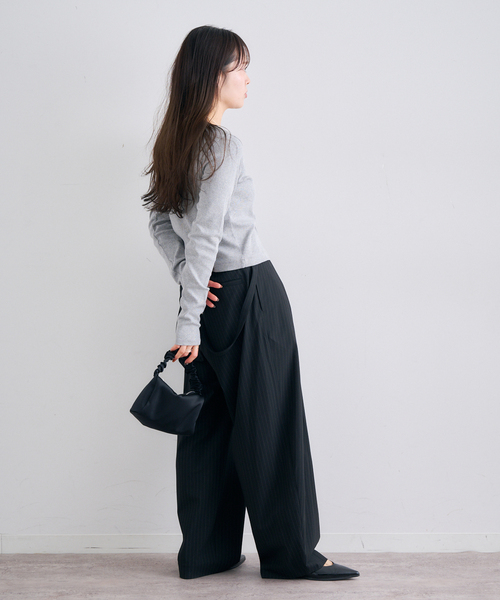 U by SPICK&SPAN（ユーバイスピックアンドスパン）の「2WAYトロタックサスペンダーパンツ（スラックス・レディース・ブラック/アイボリー・36/38）」の10枚目の写真