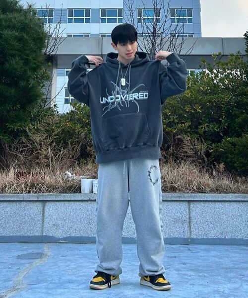 THE MILE(ザマイル)の「オクトバースブランチスウェットフード NAVY(パーカー・メンズ・その他・S/M/L/XL)」の4枚目の写真