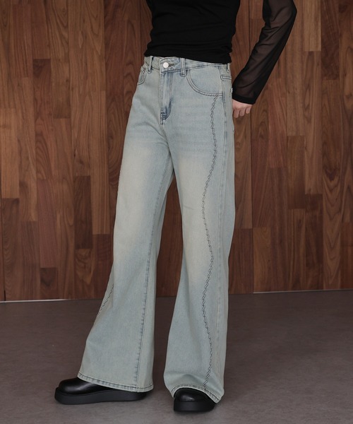 J by blue(ジェイバイブルー)の「ウェーブラインフレアデニムパンツ(デニムパンツ・レディース・ブルー/ネイビー・LARGE/MEDIUM)」の1枚目の写真