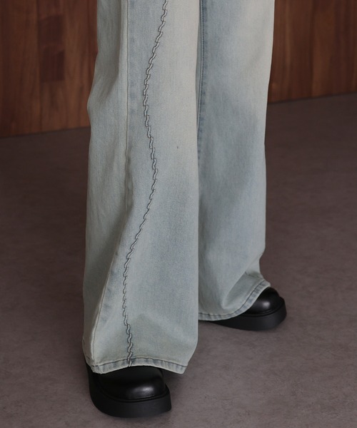 J by blue(ジェイバイブルー)の「ウェーブラインフレアデニムパンツ(デニムパンツ・レディース・ブルー/ネイビー・LARGE/MEDIUM)」の5枚目の写真