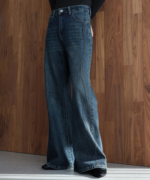 J by blue(ジェイバイブルー)の「ウェーブラインフレアデニムパンツ(デニムパンツ・レディース・ブルー/ネイビー・LARGE/MEDIUM)」の11枚目の写真