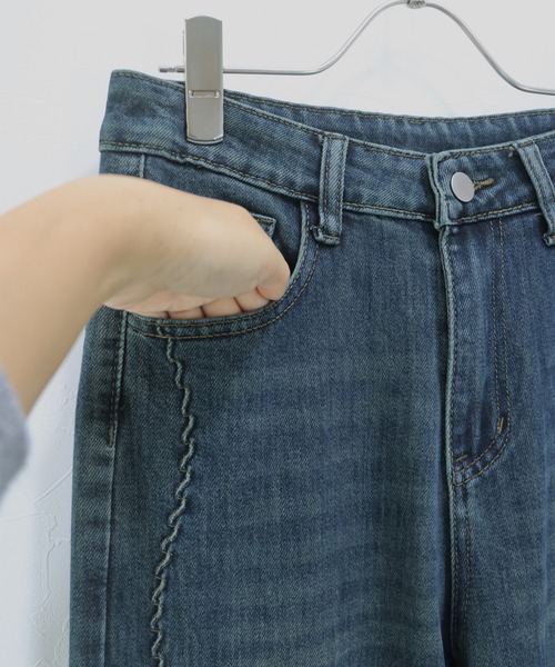 J by blue(ジェイバイブルー)の「ウェーブラインフレアデニムパンツ(デニムパンツ・レディース・ブルー/ネイビー・LARGE/MEDIUM)」の22枚目の写真