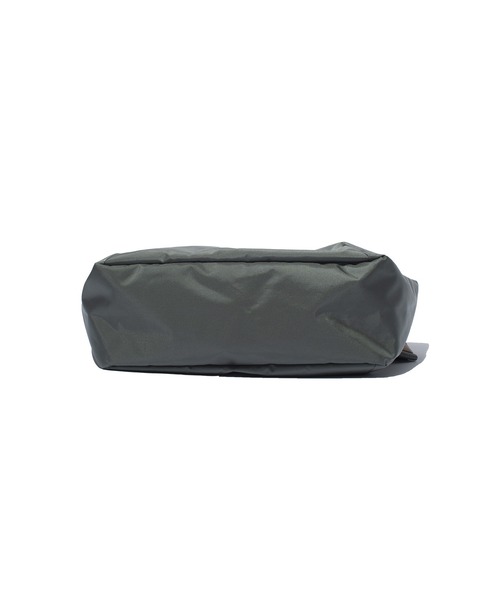 F/CE. (エフシーイー)の「F/CE. 420 re/cor 2WAY SHOULDER TOTE / エフシーイー 420 リコー ツーウェイ ショルダー トート(ショルダーバッグ・メンズ・ブラック/オリーブ・FREE)」の6枚目の写真