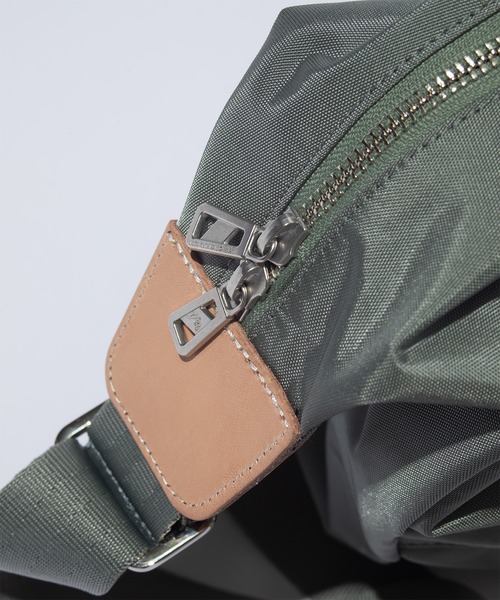 F/CE. (エフシーイー)の「F/CE. 420 re/cor 2WAY SHOULDER TOTE / エフシーイー 420 リコー ツーウェイ ショルダー トート(ショルダーバッグ・メンズ・ブラック/オリーブ・FREE)」の9枚目の写真
