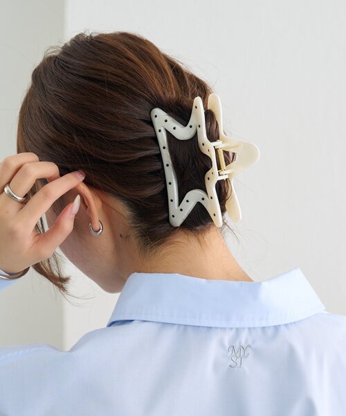 mystic(ミスティック)の「ドットモチーフヘアクリップ(ブローチ/コサージュ・レディース・オフホワイト・ONE SIZE)」の3枚目の写真