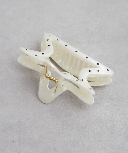 mystic(ミスティック)の「ドットモチーフヘアクリップ(ブローチ/コサージュ・レディース・オフホワイト・ONE SIZE)」の5枚目の写真