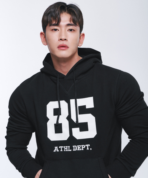 セール】85 APPLIQUE MUSCLE FIT HOODIE [BLACK]（パーカー）｜BORN TO