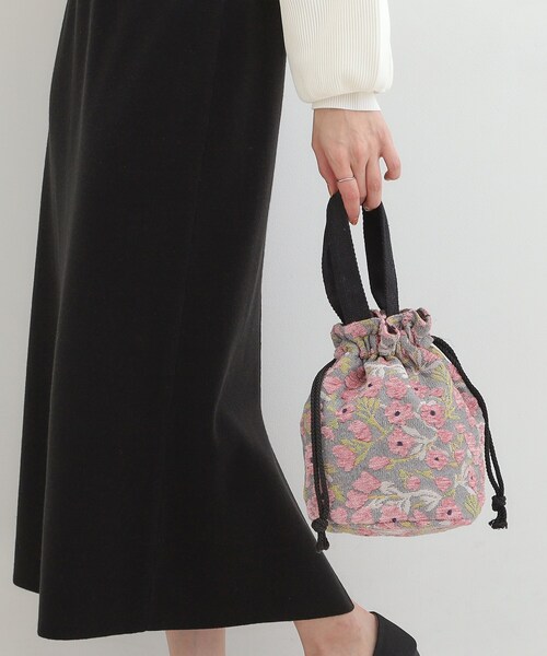 SHOO・LA・RUE（シューラルー）の「【インド製】ジャカード巾着バッグ（トートバッグ・レディース・ピンク系8/ベージュ系3/イエロー系3/ブラック系3・00）」の4枚目の写真