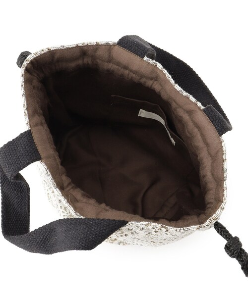 SHOO・LA・RUE（シューラルー）の「【インド製】ジャカード巾着バッグ（トートバッグ・レディース・ピンク系8/ベージュ系3/イエロー系3/ブラック系3・00）」の8枚目の写真