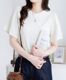 大人カジュアル!ぽこぽこジャガードフレア袖シンプルTシャツ