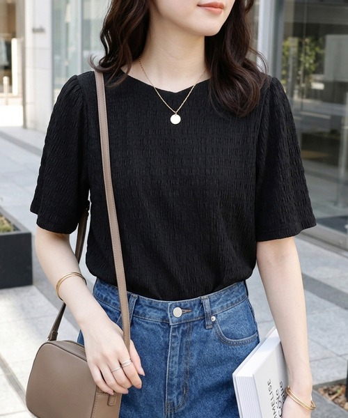 alotta(アロッタ)の「大人カジュアル!ぽこぽこジャガードフレア袖シンプルTシャツ(Tシャツ/カットソー・レディース・ブラック/ネイビー/ピンク/ホワイト・M/L/LL)」の8枚目の写真
