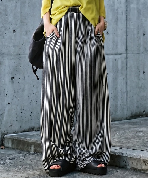 antiqua(アンティカ)の「ストライプ柄 タック ワイドパンツ(その他パンツ・レディース・ブラック・MEDIUM/LARGE)」の1枚目の写真