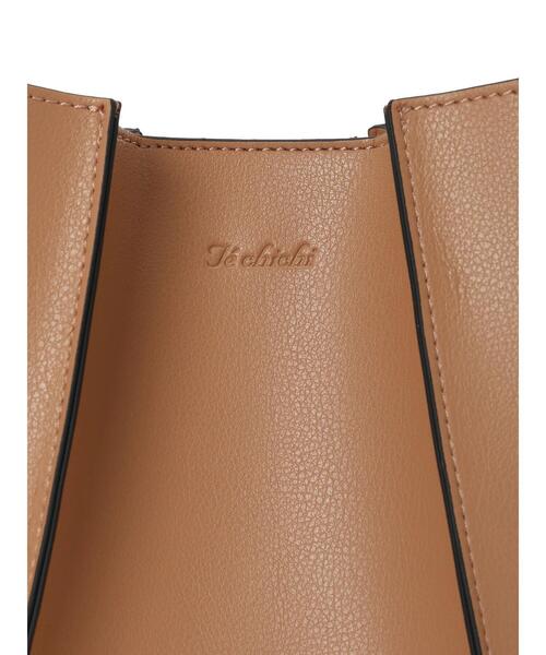 Te chichi(テチチ)の「エコレザーマルチwayタックバッグ(ハンドバッグ・レディース・キャメル/ダークブラウン・F)」の8枚目の写真
