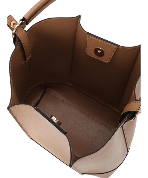 Te chichi(テチチ)の「エコレザーマルチwayタックバッグ(ハンドバッグ・レディース・キャメル/ダークブラウン・F)」の12枚目の写真