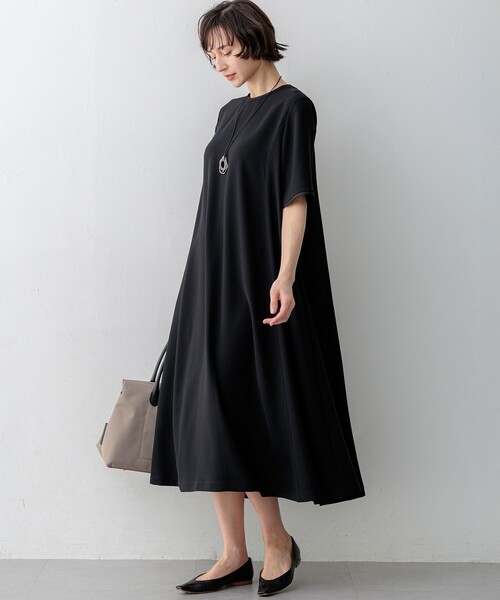 23区 S(ニジュウサンクチイサイサイズ)の「ストレッチジョーゼット フレアワンピース(ワンピース・レディース・ネイビー系/ブラック系/ダークブラウン系・32)」の16枚目の写真