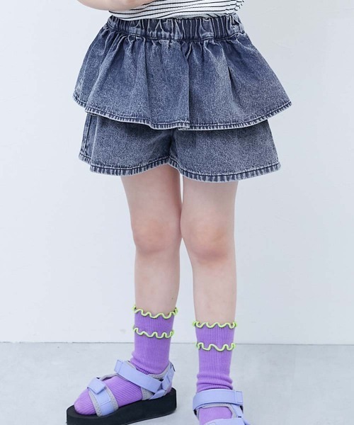 devirock（デビロック）の「ふわっとティアード ライトオンスデニム スカパン（デニムパンツ・キッズ・ネイビー系/ブルー系・150cm/160cm/110cm/100cm/120cm/130cm/140cm）」の2枚目の写真