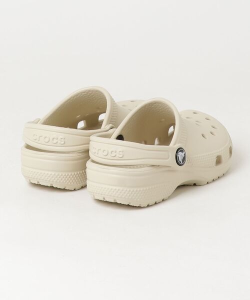 crocs（クロックス）の「CLASSIC CLOG KIDS（スニーカー・キッズ・ベージュ・18.0cm/18.5cm/19.0cm/19.5cm/20.0cm）」の3枚目の写真