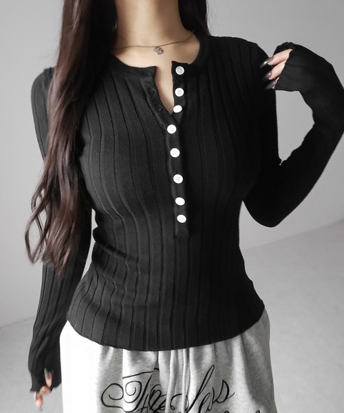 me+em select(ミームセレクト)の「【 2color 】スリムフィットヘンリーネックリブトップス / slim fit henley neck ribbed tops(その他トップス・レディース・ブラック/グレー・FREE)」の15枚目の写真