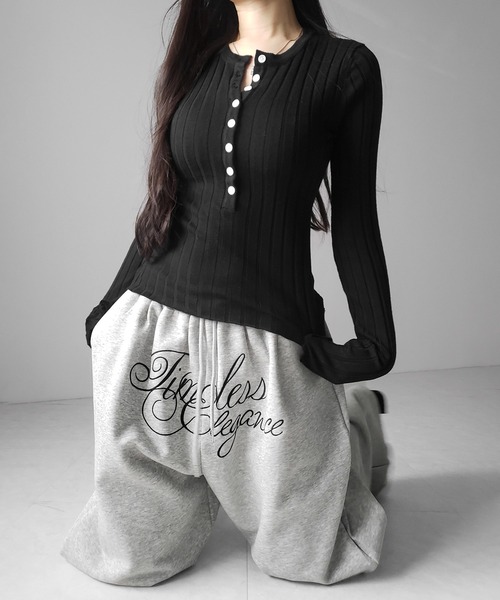me+em select(ミームセレクト)の「【 2color 】スリムフィットヘンリーネックリブトップス / slim fit henley neck ribbed tops(その他トップス・レディース・ブラック/グレー・FREE)」の12枚目の写真