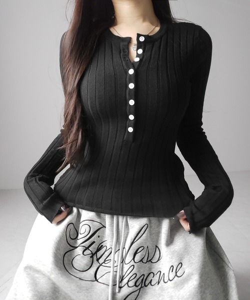 me+em select(ミームセレクト)の「【 2color 】スリムフィットヘンリーネックリブトップス / slim fit henley neck ribbed tops(その他トップス・レディース・ブラック/グレー・FREE)」の11枚目の写真