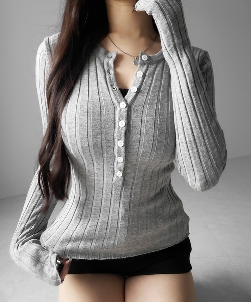 me+em select(ミームセレクト)の「【 2color 】スリムフィットヘンリーネックリブトップス / slim fit henley neck ribbed tops(その他トップス・レディース・ブラック/グレー・FREE)」の22枚目の写真