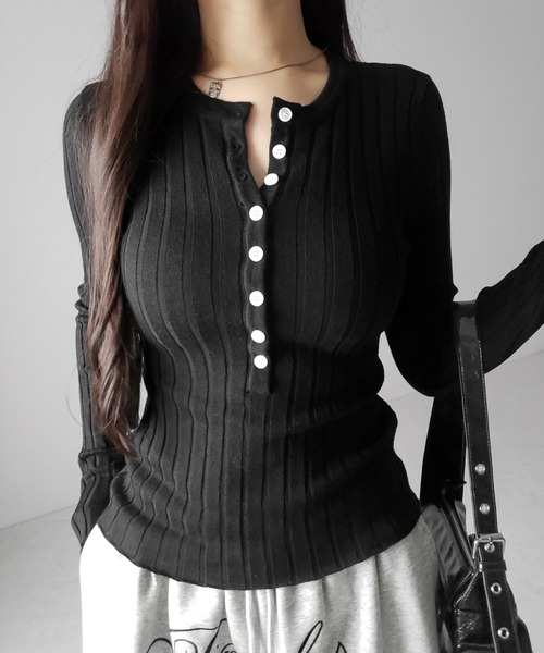 me+em select(ミームセレクト)の「【 2color 】スリムフィットヘンリーネックリブトップス / slim fit henley neck ribbed tops(その他トップス・レディース・ブラック/グレー・FREE)」の19枚目の写真
