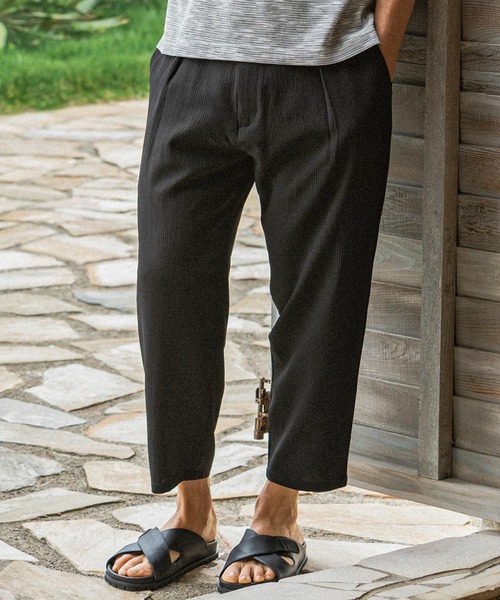 AKM Contemporary(エイケイエムコンテンポラリー)の「【WEB・直営店限定】AKM Contemporary(エイケイエムコンテンポラリー)シアサッカー クロップドワイドパンツ(その他パンツ・メンズ・ベージュ/サックスブルー/ブラック/ホワイト・XL/L/M/S)」の3枚目の写真