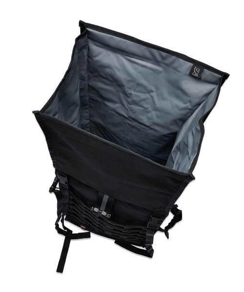 CHROME（クローム）の「［ CHROME / クローム ］BARRAGE PRO 80L PACK BK_BLCK / バラージ プロ 80リットル パック 大容量 80L ロールトップ式バックパック プロ仕様 完全防水（バックパック/リュック・メンズ・ブラック・FREE）」の3枚目の写真