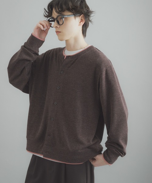 SENSE OF PLACE by URBAN RESEARCH（センスオブプレイスバイアーバンリサーチ）の「フェイクレイヤードクルーネックカーディガン（カーディガン/ボレロ・メンズ・チャコールグレー/グレー/ブラウン・MEDIUM/LARGE）」の3枚目の写真