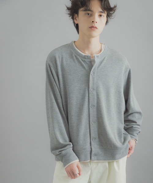 SENSE OF PLACE by URBAN RESEARCH（センスオブプレイスバイアーバンリサーチ）の「フェイクレイヤードクルーネックカーディガン（カーディガン/ボレロ・メンズ・チャコールグレー/グレー/ブラウン・MEDIUM/LARGE）」の2枚目の写真