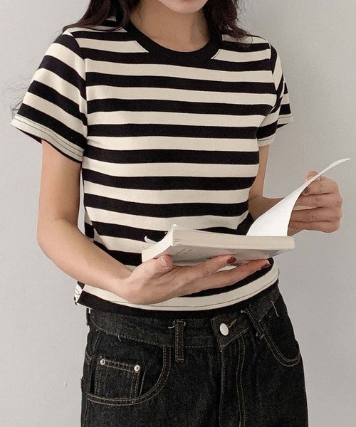 LOWO（ロワ）の「ボーダークルーネック半袖Tシャツ（Tシャツ/カットソー・レディース・グレー/ベージュ・FREE）」の2枚目の写真