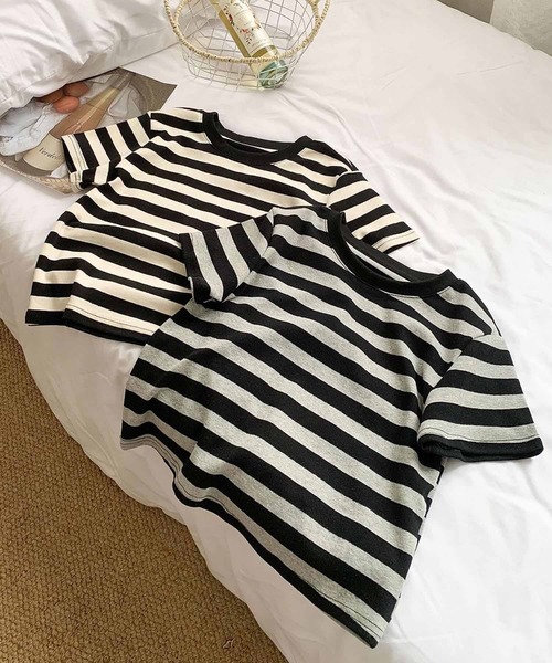 LOWO（ロワ）の「ボーダークルーネック半袖Tシャツ（Tシャツ/カットソー・レディース・グレー/ベージュ・FREE）」の3枚目の写真