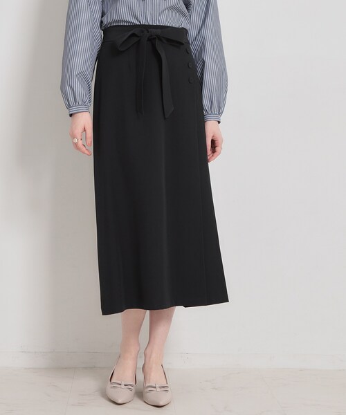 couture brooch(クチュールブローチ)の「【洗える・通勤】サイドタック ナロースカート(スカート・レディース・ナチュラル/ネイビー/サックスブルー・42/40/38/36)」の7枚目の写真
