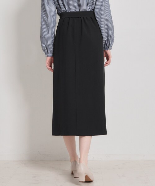 couture brooch(クチュールブローチ)の「【洗える・通勤】サイドタック ナロースカート(スカート・レディース・ナチュラル/ネイビー/サックスブルー・42/40/38/36)」の9枚目の写真
