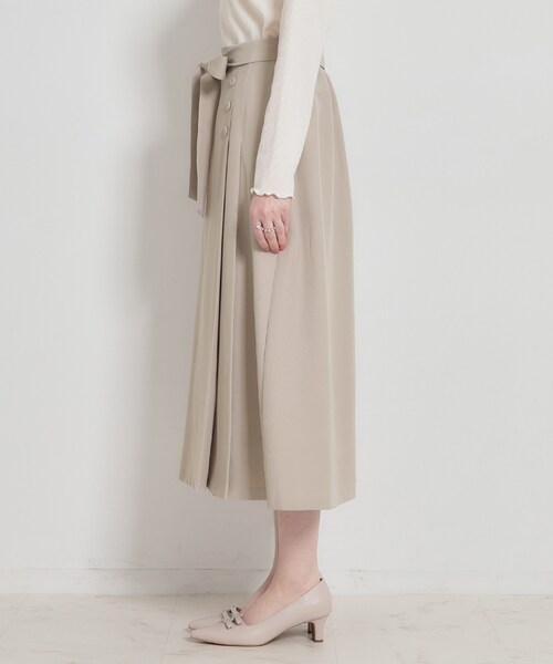 couture brooch(クチュールブローチ)の「【洗える・通勤】サイドタック ナロースカート(スカート・レディース・ナチュラル/ネイビー/サックスブルー・42/40/38/36)」の14枚目の写真