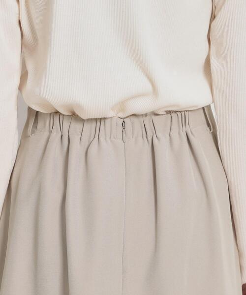 couture brooch(クチュールブローチ)の「【洗える・通勤】サイドタック ナロースカート(スカート・レディース・ナチュラル/ネイビー/サックスブルー・42/40/38/36)」の17枚目の写真