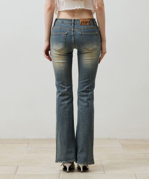 ARI(アリ)の「CIEL BOOTCUT DENIM PANTS / LIGHT BLUE(デニムパンツ・レディース・ライトブルー・SMALL/MEDIUM)」の7枚目の写真