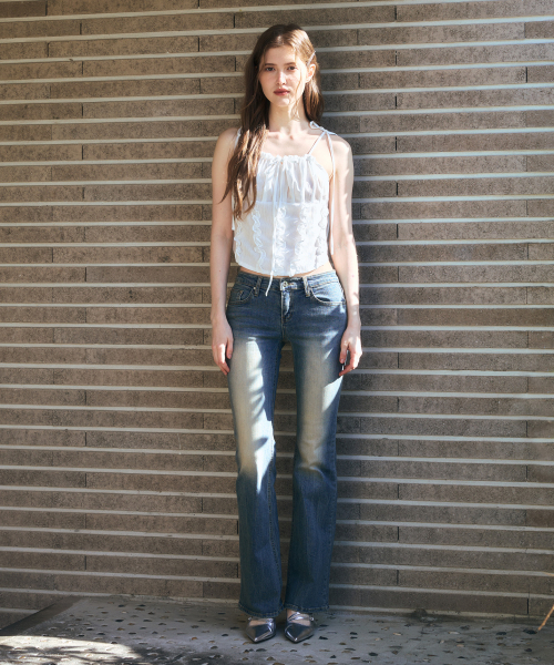 ARI(アリ)の「CIEL BOOTCUT DENIM PANTS / LIGHT BLUE(デニムパンツ・レディース・ライトブルー・SMALL/MEDIUM)」の6枚目の写真