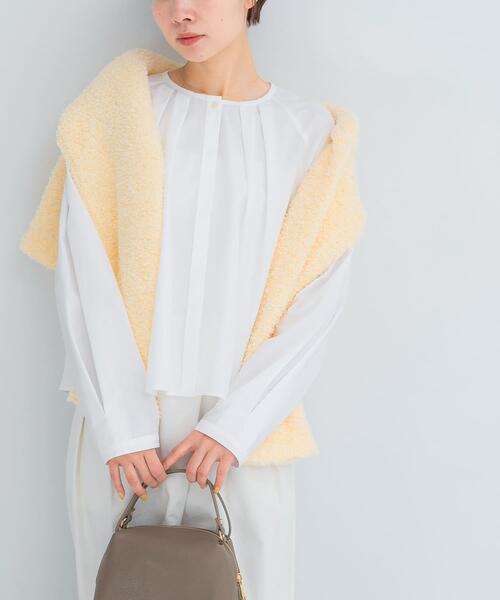 URBAN RESEARCH ROSSO WOMEN(アーバンリサーチ ロッソ)の「タックボリュームショートシャツブラウス(シャツ/ブラウス・レディース・ホワイト/チャコールグレー/イエロー系その他・FREE)」の1枚目の写真