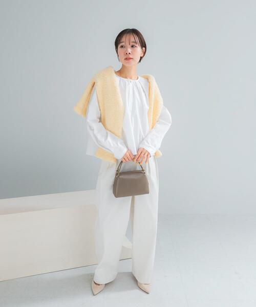 URBAN RESEARCH ROSSO WOMEN(アーバンリサーチ ロッソ)の「タックボリュームショートシャツブラウス(シャツ/ブラウス・レディース・ホワイト/チャコールグレー/イエロー系その他・FREE)」の5枚目の写真