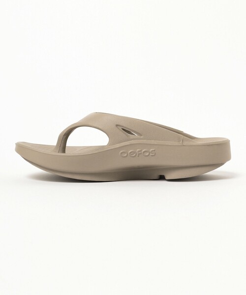 Ray BEAMS（レイビームス）の「【WEB限定】OOFOS / OOriginal / リラックス 歩きやすい リカバリーサンダル スタイルアップ レジャー スポーツサンダル スニーカーサンダル（サンダル・レディース・ブラック/サックスブルー・22.0cm/23.0cm/24.0cm）」の16枚目の写真