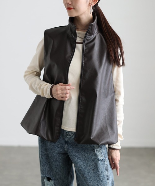 Sawa a la mode(サワアラモード)の「フェイクレザーバルーンベスト(その他アウター・レディース・ベージュ/ブラック/ブラウン・FREE)」の2枚目の写真