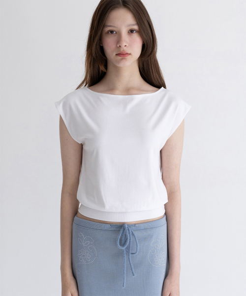 YAHNSISI（ヤーンシシ）の「ソフトワンショルダートップ - ホワイト（Tシャツ/カットソー・レディース・その他・FREE）」の2枚目の写真