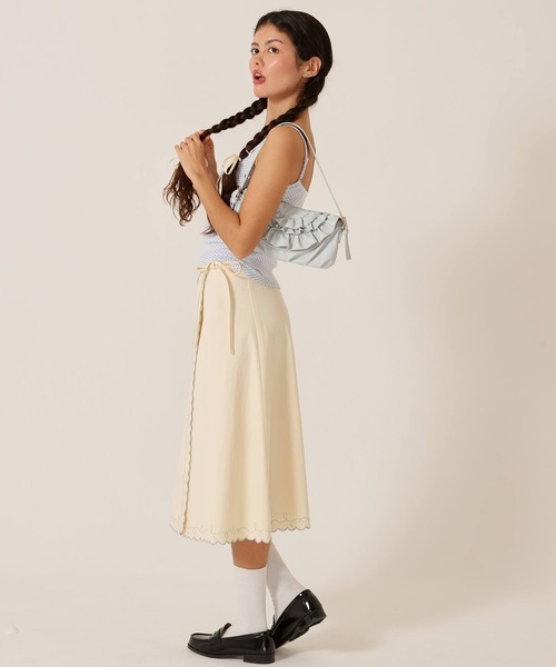 TINA：JOJUN（ティーナジョジュン）の「フェイクレザー フリル フラップ ミニバッグ TINA：JOJUN（ハンドバッグ・レディース・ブラウン/サックスブルー・F）」の8枚目の写真