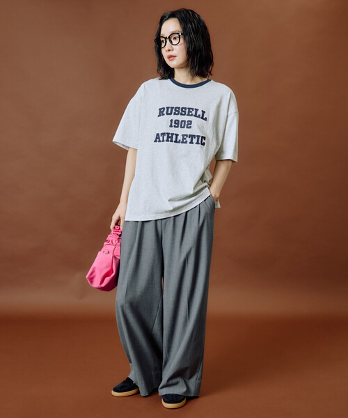 FREAK'S STORE(フリークスストア)の「限定展開 RUSSELL ATHLETIC × FREAK'S STORE/ラッセルアスレチック 別注 チェーン ステッチ リンガー 半袖 Tシャツ(Tシャツ/カットソー・レディース・オフホワイト/サックスブルー/ブラック/ライトグレー/ネイビー・フリ-)」の6枚目の写真