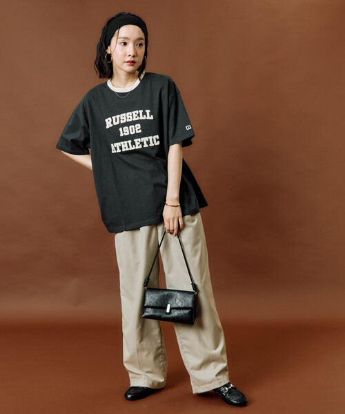 FREAK'S STORE(フリークスストア)の「限定展開 RUSSELL ATHLETIC × FREAK'S STORE/ラッセルアスレチック 別注 チェーン ステッチ リンガー 半袖 Tシャツ(Tシャツ/カットソー・レディース・オフホワイト/サックスブルー/ブラック/ライトグレー/ネイビー・フリ-)」の21枚目の写真